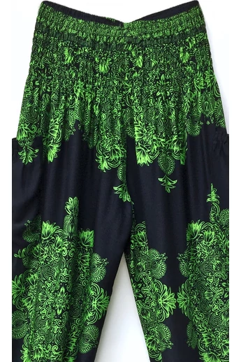 bőszárú, zsebes, jázmin, nadrág, gumis, derekú, fekete, zöld, csipke, mandala, mintás, viszkóz, lezser, női divat, trend, bohém, szellős, kényelmes