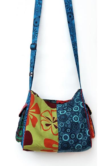 pamut, zsebes, válltáska, cipzáras, bélelt, színes, patchwork, mintás, kék, piros, zöld, sárga, barna, fekete, narancs, textil, egyedi, női, kiegészítő, divat, trend