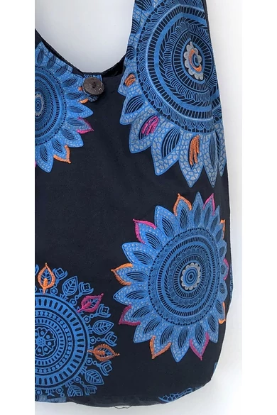 pamut, zsebes, válltáska, virág, mandala, mintás, cipzáras, bélelt, fekete, zöld, kék, színes, narancs, textil, egyedi, női, kiegészítő, divat, trend