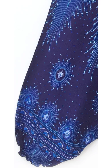 bőszárú, ejtett, ülepű, aladdin, nadrág, gumis, derekú, kék, színes, mandala, mintás, viszkóz, pamut, lezser, női divat, trend, bohém, elegáns, egyedi, különleges, szellős, kényelmes