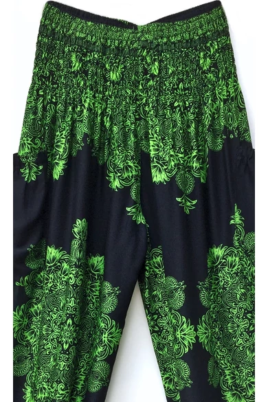 bőszárú, zsebes, jázmin, nadrág, gumis, derekú, fekete, zöld, csipke, mandala, mintás, viszkóz, lezser, női divat, trend, bohém, szellős, kényelmes